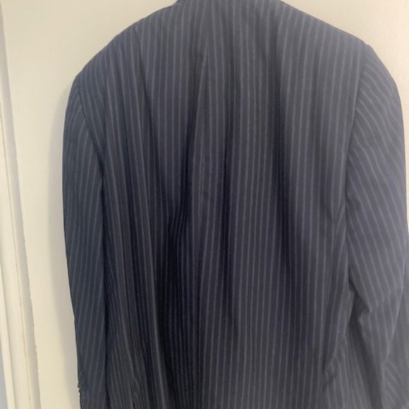 Men's suit - Picture 2 of 5